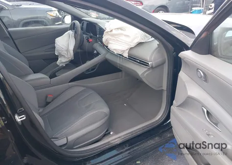 2023 Hyundai Elantra Sel z USA, uszkodzony, nr VIN 5NPLM4AG9PH101104